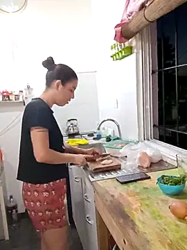 Snapshot of solangeyaelok1 chatting on March 20, 2025, 10:40 pm solangeyaelok1 online show from March 20, 2025, 10:40 pm