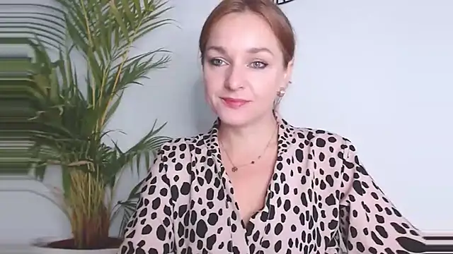 Snapshot of AliciaDesire chatting on November 13, 2025, 7:07 am AliciaDesire online show from November 13, 2025, 7:07 am