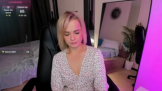 Snapshot of JessicaBeverly chatting on September 15, 2025, 5:51 am JessicaBeverly online show from September 15, 2025, 5:51 am