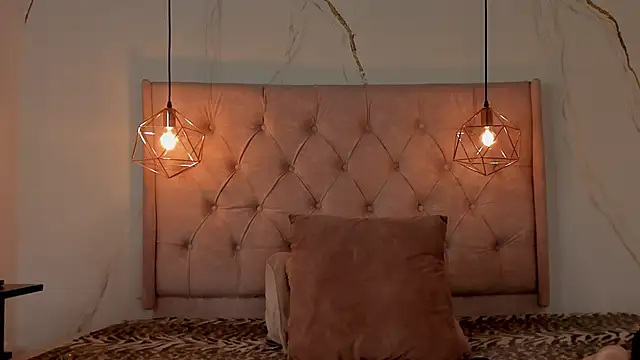 zamira 44 online show from December 15, 2025, 1:59 pm