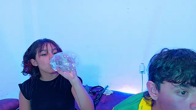 Snapshot of clydexxxbunny chatting on December 15, 2024, 4:18 am clydexxxbunny online show from December 15, 2024, 4:18 am