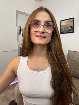 Snapshot of MiaaLoren chatting on June 9, 2026, 7:58 pm MiaaLoren online show from June 9, 2026, 7:58 pm