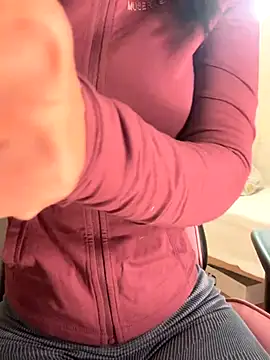 Adriennesexxx online show from November 20, 2025, 5:12 pm