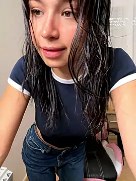 Adriennesexxx online show from January 11, 2026, 2:33 pm