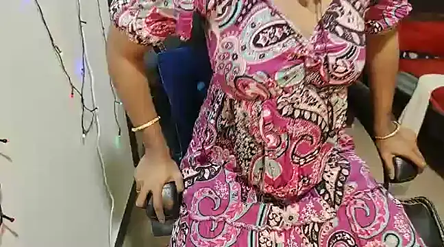 Snapshot of Anjali_cute-Pondati chatting on February 27, 2025, 4:20 am Anjali cute-Pondati online show from February 27, 2025, 4:20 am