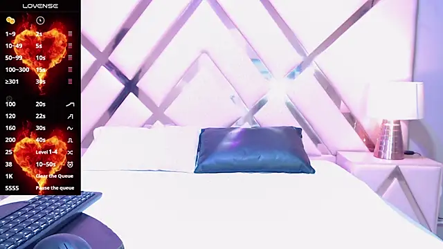 Snapshot of NatazhaQueen chatting on September 10, 2025, 8:20 pm NatazhaQueen online show from September 10, 2025, 8:20 pm