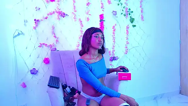 NatazhaQueen online show from May 3, 2026, 4:24 pm