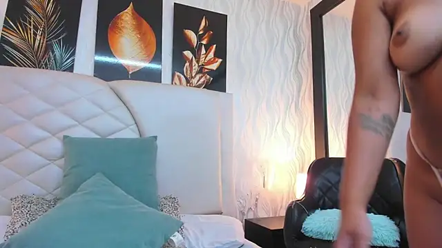 Snapshot of Amberr_Greyy chatting on January 8, 2025, 5:05 pm Amberr Greyy online show from January 8, 2025, 5:05 pm