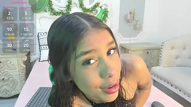 HoneySummer  online show from March 17, 2026, 11:57 am