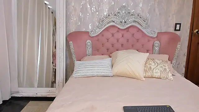 AngelineConnor online show from March 10, 2025, 7:40 pm