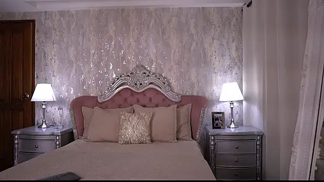 Snapshot of AngelineConnor chatting on June 30, 2026, 11:06 pm AngelineConnor online show from June 30, 2026, 11:06 pm