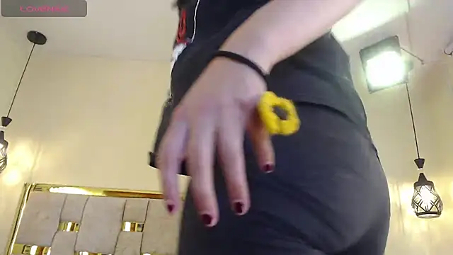 dakota guirl online show from February 19, 2025, 3:17 am