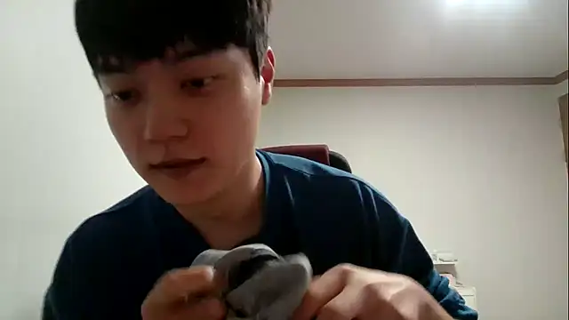 Snapshot of dhwisydy chatting on April 11, 2026, 11:36 am dhwisydy online show from April 11, 2026, 11:36 am