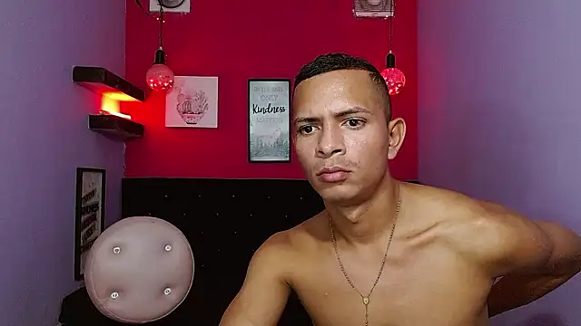 hugecocks hot online show from May 14, 2026, 4:19 am