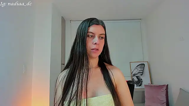 Nadiaa  online show from January 17, 2025, 3:34 am