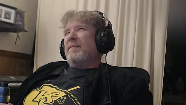 Snapshot of BrisonChase chatting on February 26, 2025, 2:59 am BrisonChase online show from February 26, 2025, 2:59 am