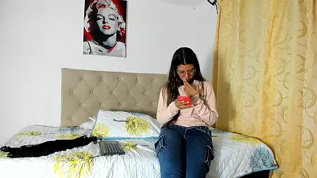 Snapshot of Vahiolet_smith chatting on September 26, 2025, 1:53 am Vahiolet smith online show from September 26, 2025, 1:53 am