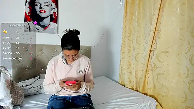 Snapshot of Vahiolet_smith chatting on October 2, 2025, 3:13 am Vahiolet smith online show from October 2, 2025, 3:13 am