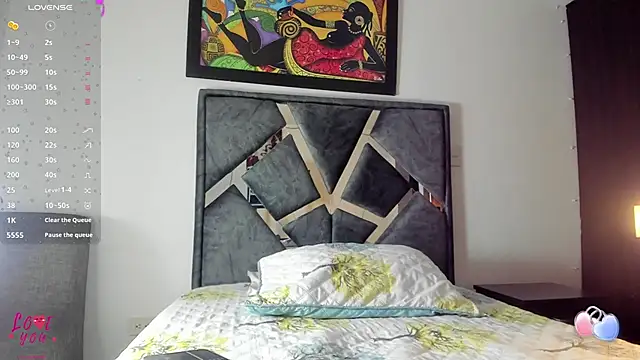 Snapshot of Vahiolet_smith chatting on November 3, 2025, 3:30 am Vahiolet smith online show from November 3, 2025, 3:30 am