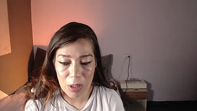 Snapshot of Miiaa_wallace chatting on February 4, 2025, 8:49 pm Miiaa wallace online show from February 4, 2025, 8:49 pm