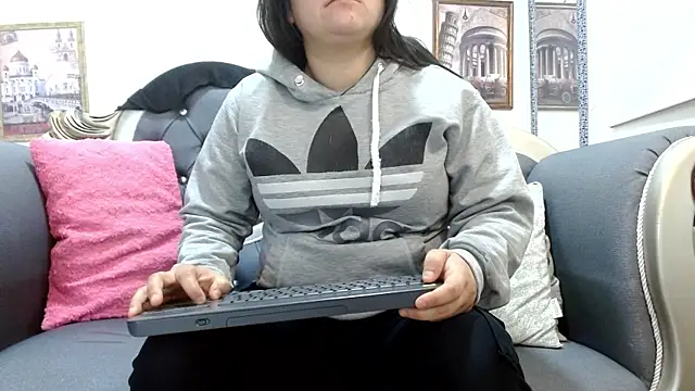 KataleyaStiward online show from July 1, 2026, 1:13 pm