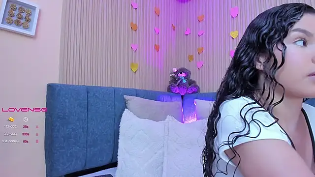 Snapshot of angeline_teen chatting on February 21, 2025, 12:06 pm angeline teen online show from February 21, 2025, 12:06 pm