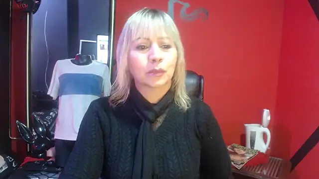 KLOE PIELL online show from October 20, 2025, 4:29 pm