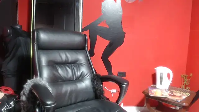 KLOE PIELL online show from December 22, 2025, 8:06 pm