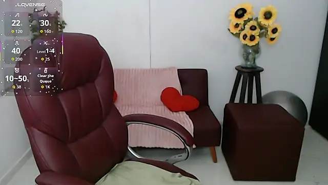 Ghada milf online show from April 28, 2026, 10:15 pm