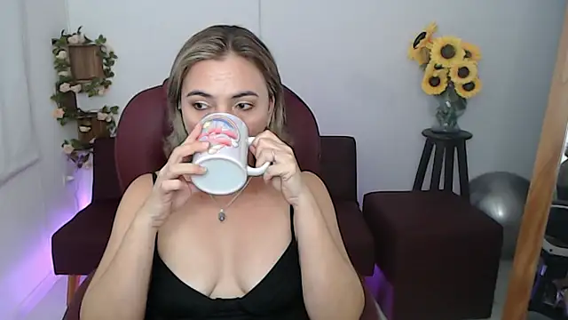 Snapshot of Ghada_milf chatting on May 17, 2026, 9:44 pm Ghada milf online show from May 17, 2026, 9:44 pm