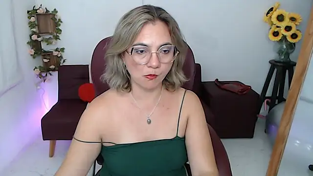 Snapshot of Ghada_milf chatting on May 25, 2026, 11:00 pm Ghada milf online show from May 25, 2026, 11:00 pm