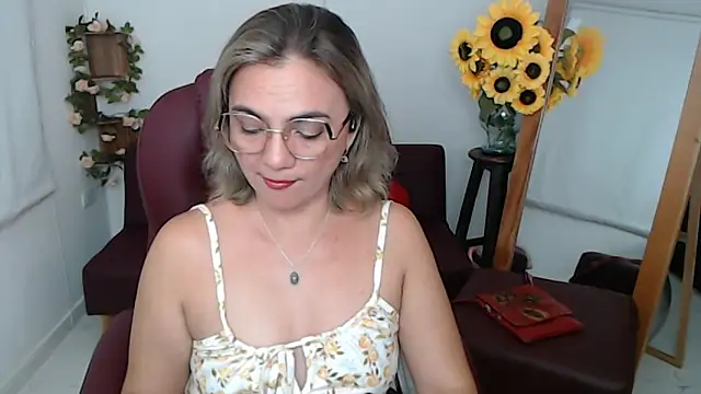 Snapshot of Ghada_milf chatting on May 31, 2026, 11:06 pm Ghada milf online show from May 31, 2026, 11:06 pm