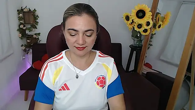 Snapshot of Ghada_milf chatting on June 17, 2026, 10:43 pm Ghada milf online show from June 17, 2026, 10:43 pm