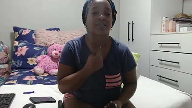 Snapshot of Amberbela chatting on June 3, 2026, 7:08 pm Amberbela online show from June 3, 2026, 7:08 pm
