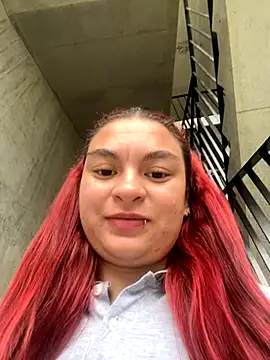 MiaLujan  online show from October 25, 2025, 11:29 am