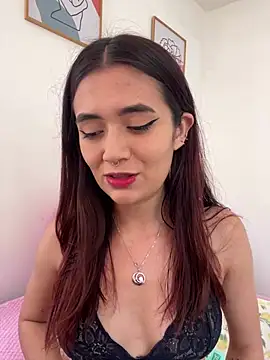 Snapshot of HallieLemon1 chatting on February 21, 2025, 2:27 pm HallieLemon1 online show from February 21, 2025, 2:27 pm