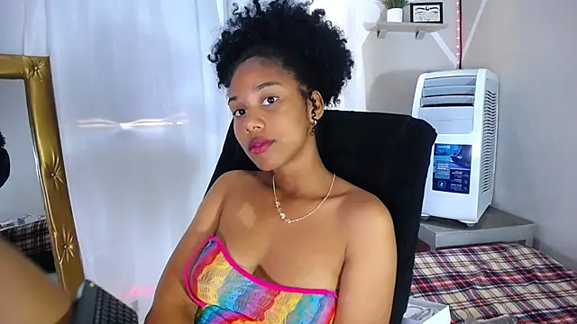 Snapshot of Hillary_queen chatting on February 6, 2025, 3:52 pm Hillary queen online show from February 6, 2025, 3:52 pm