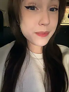 Snapshot of Peachy_Dream chatting on December 18, 2024, 10:24 pm Peachy Dream online show from December 18, 2024, 10:24 pm