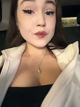 Snapshot of Peachy_Dream chatting on January 18, 2025, 9:24 pm Peachy Dream online show from January 18, 2025, 9:24 pm