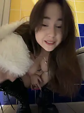 Snapshot of Peachy_Dream chatting on February 12, 2025, 8:40 pm Peachy Dream online show from February 12, 2025, 8:40 pm