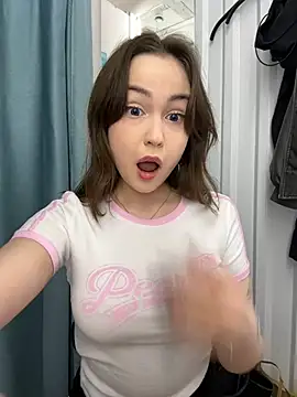 Snapshot of Peachy_Dream chatting on March 13, 2025, 2:12 pm Peachy Dream online show from March 13, 2025, 2:12 pm