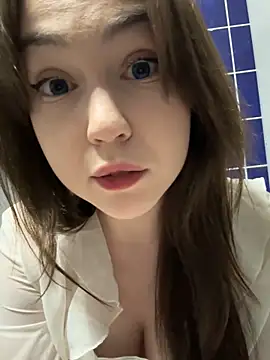 Snapshot of Peachy_Dream chatting on March 18, 2025, 10:37 pm Peachy Dream online show from March 18, 2025, 10:37 pm