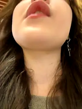 Snapshot of Peachy_Dream chatting on September 14, 2025, 5:12 pm Peachy Dream online show from September 14, 2025, 5:12 pm