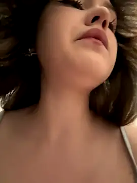 Snapshot of Peachy_Dream chatting on September 29, 2025, 6:13 pm Peachy Dream online show from September 29, 2025, 6:13 pm