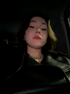 Snapshot of Peachy_Dream chatting on October 3, 2025, 6:05 pm Peachy Dream online show from October 3, 2025, 6:05 pm