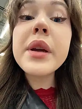 Snapshot of Peachy_Dream chatting on November 9, 2025, 6:17 pm Peachy Dream online show from November 9, 2025, 6:17 pm