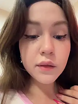 Peachy Dream online show from June 14, 2026, 4:42 pm