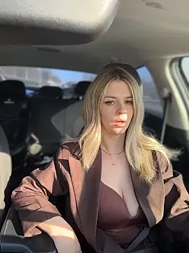 Love Bri online show from March 14, 2026, 10:32 am