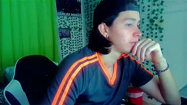 Snapshot of Andy_gray chatting on June 18, 2026, 2:54 pm Andy gray online show from June 18, 2026, 2:54 pm