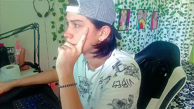 Snapshot of Andy_gray chatting on June 20, 2026, 2:20 pm Andy gray online show from June 20, 2026, 2:20 pm